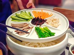 鸡丝凉米线-云海肴·汽锅鸡·云南菜(高德置地店)
