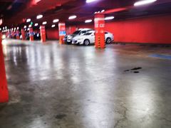 -欧尚超市苏州店停车场(金鸡湖路店)