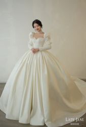 -Lady  Jane高端婚纱礼服馆
