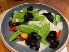 -云海肴·汽锅鸡·云南菜(天山百盛优客店)