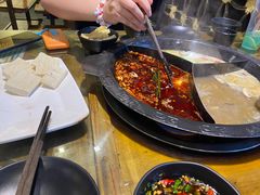 -老房老舍重庆火锅(假日城市店)