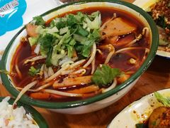 -拈签一笑黄牛肉辣卤串串