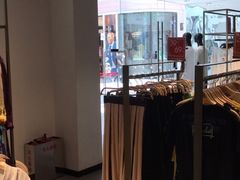 -URBAN REVIVO(北京斯普瑞斯奥特莱斯店)