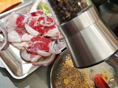 -围炉肉舍•炭烤活鳗•丹东海鲜烤肉(步行街店)