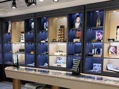 -宏宇眼镜蔡司依视路折扣店(兆佳眼镜城店)