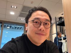 -麦当劳(上海虹桥站30B检票口楼上)