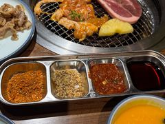 -明洞阿姨·韩式酱蟹烤肉·创意料理(三元桥店)