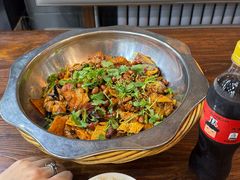 -愉肴麻辣香锅(中山路店)