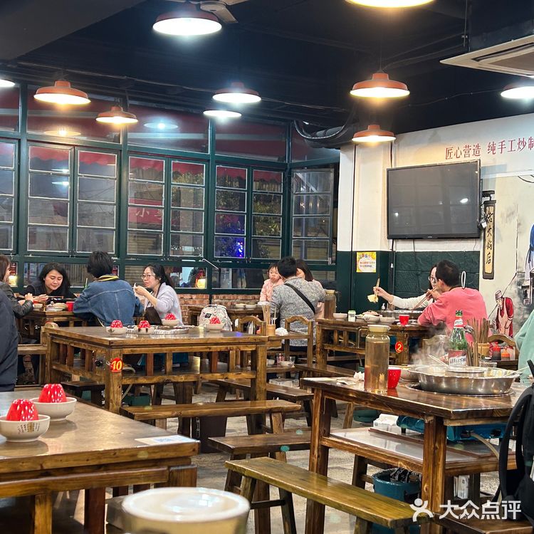 强烈推荐士豆丝儿，稍微烫一下太绝了，价格也都很实惠