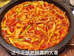 石锅烧肥肠-情妹耙泥鳅·江湖川菜(科华店)