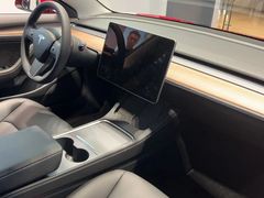 -TESLA 特斯拉(上海太古汇体验店)