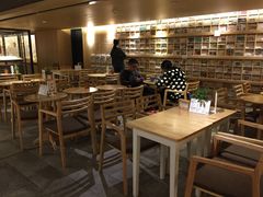 大堂-猫的天空之城概念书店(苏州诚品店)