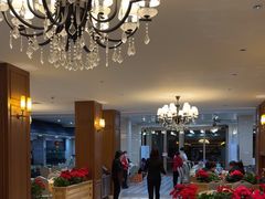 -鹏城人家海鲜酒家·23年老字号(较场尾店)