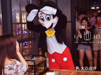 餐厅求婚 | 摘下头套，米奇惊喜下的爱意