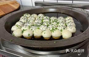Signature Pan-Fried Dumplings with Crab Roe