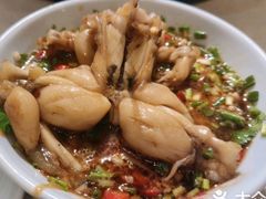-何师傅美蛙鱼头(汉街店)