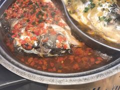 -阿瓦山寨·湘菜现炒·剁椒鱼头王(咸阳总店)