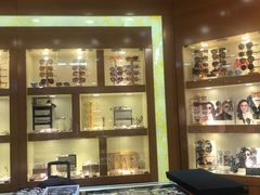 -三叶眼镜城批发市场(上海火车站店)