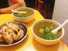 -黄阿姨锅贴大王(万航渡路店)