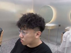 -Tloml salon