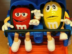 -m豆巧克力世界(上海世茂广场店)