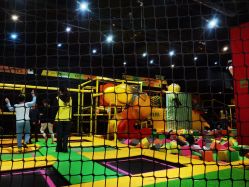 -蹦蹦跳跳(新奥购物中心店)