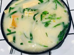 -肥汁米蘭香港米线(长宁来福士店)