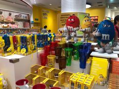 -m豆巧克力世界(上海世茂广场店)