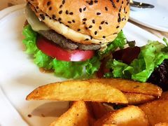 招牌牛肉汉堡-UPPER KITCHEN(延安路店)