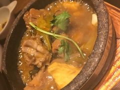 -云海肴·汽锅鸡·云南菜(天山百盛优客店)