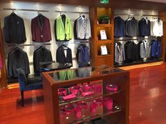 -宇翔服饰(双井桥东首城国际店)