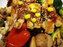 牛肉鸡排时蔬杂粮-POKEE VIA&Brunch·维娅(重庆来福士店)