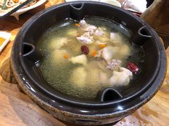 -老滇山寨•云南特色菜•地方菜•民族风情歌舞表演(金碧店)