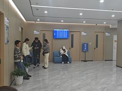 -上海大学附属上海和平眼科医院