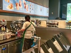 -星巴克(杭州湖滨银泰E区店)