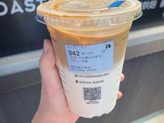 生椰丝绒拿铁-瑞幸咖啡(中国凤凰大厦店)