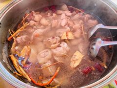 五指毛桃鸡煲-红炎炎农家菜老字号(金水台店)