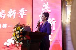 -红馆妆造(中央大街店)