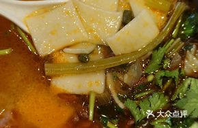 Beef Noodles in Sour Soup