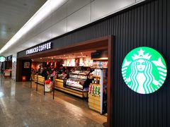 门面-星巴克(浦东机场T2到达店)