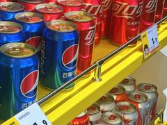 -咻啵翔翔零食基地(万达广场店)