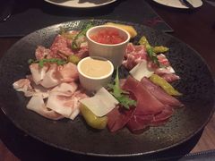 -恰餐厅及酒吧 CHAR Bar & Grill (北京丽都皇冠假日店)