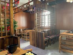 大堂-果松木炭酸菜铜火锅·外婆参鸡汤