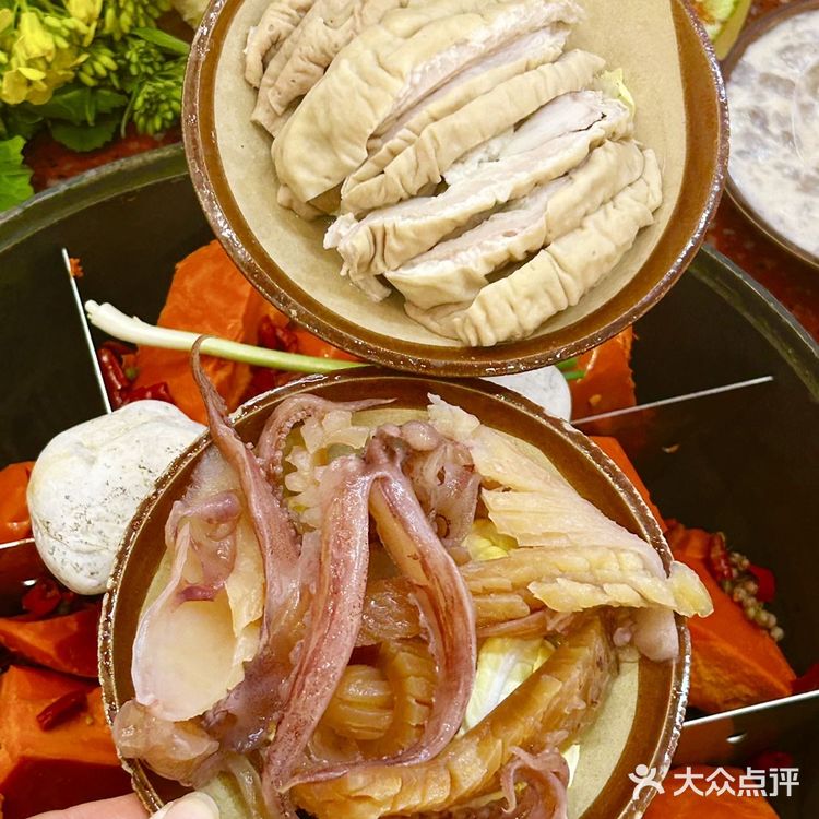 这才是杭州火锅该有的样子‼️把春天吃进嘴巴里......