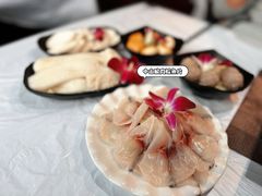 -鲜入围煮花胶鸡海鲜火锅