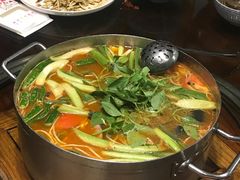 -亮欢寨酸汤鱼(沙冲路店)