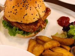 招牌牛肉汉堡-UPPER KITCHEN(延安路店)