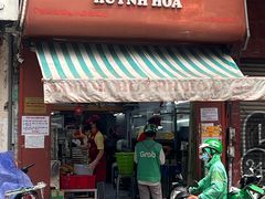 -Bánh Mì Huynh Hoa