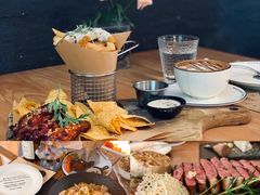 -Mark&Mars Restaurant