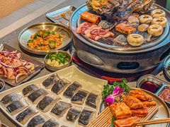 -围炉肉舍•炭烤活鳗•丹东海鲜烤肉(步行街店)